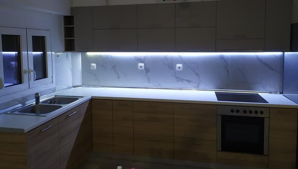Wood-Effect Kitchen with Grey Upper Cabinets - 2