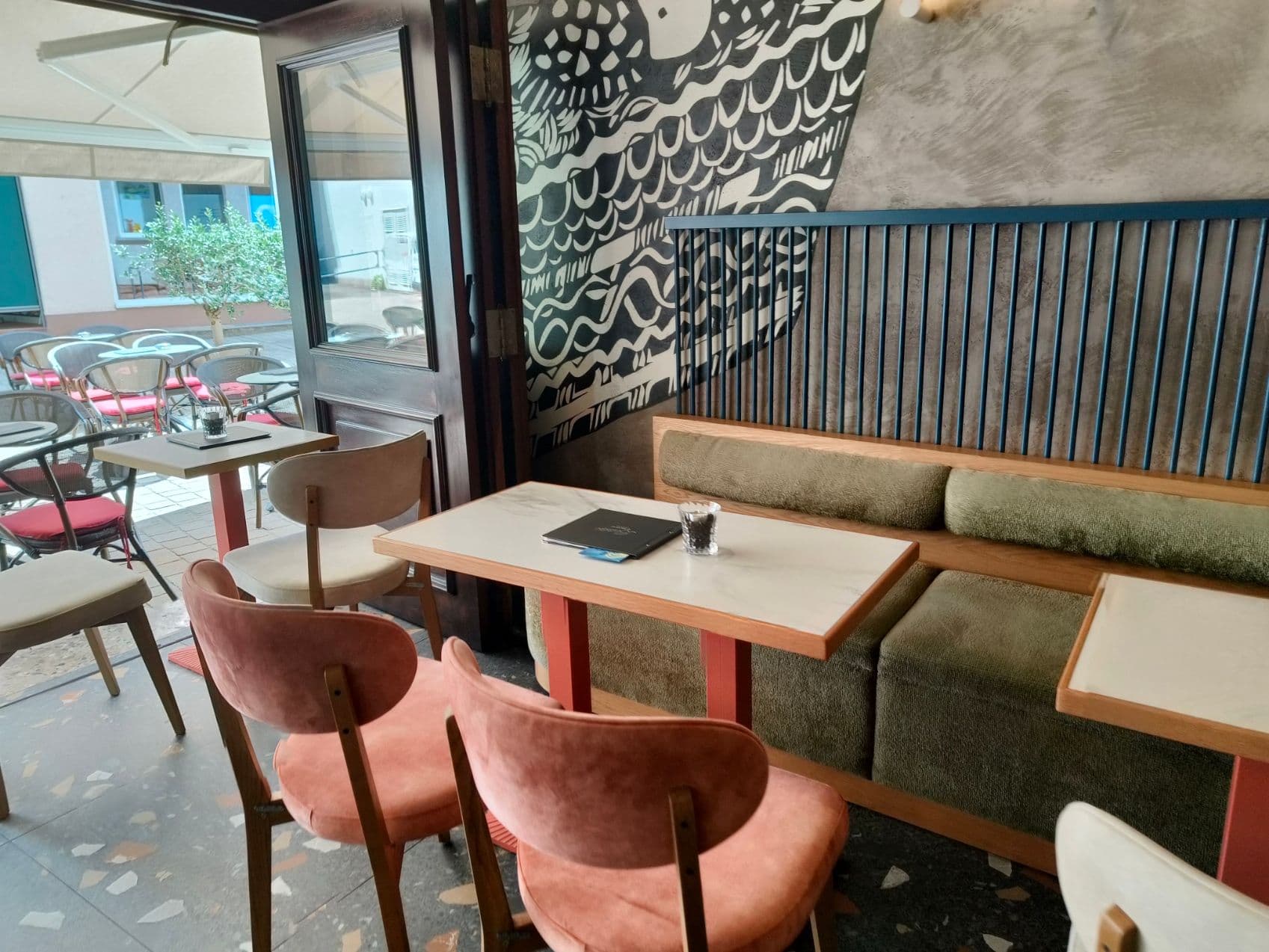 Custom Commercial Interior Fit-Out & Seating Solutions for Gelateria (Eiscafé Bertolini, Germany) - 3