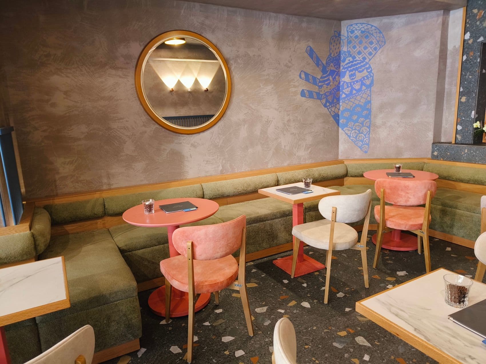 Custom Commercial Interior Fit-Out & Seating Solutions for Gelateria (Eiscafé Bertolini, Germany) - 2
