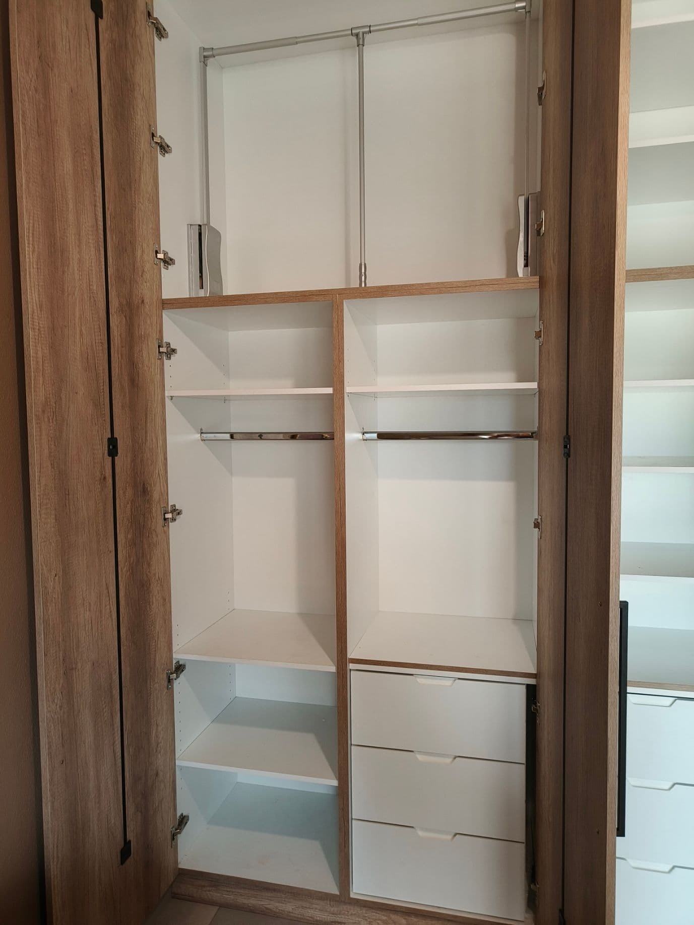 Floor-to-Ceiling 3-Door Built-in Wardrobe with Modern Black Handles - 4